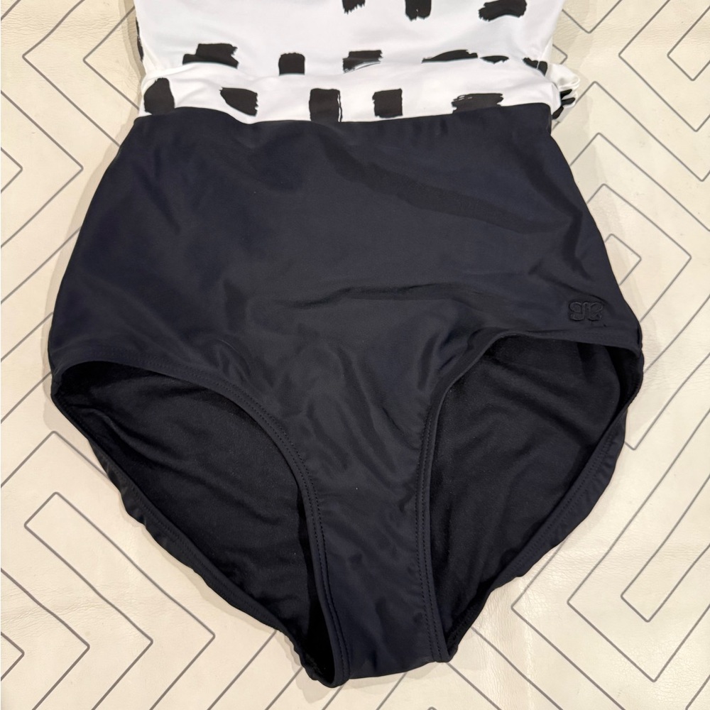 Albion White and Black One Piece Swimsuit - Picture 3 of 14
